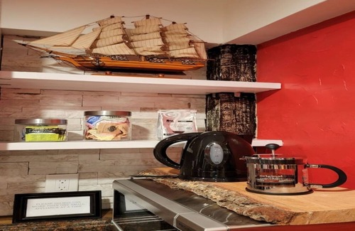Colington Harbour Apartamento | Pirate's Lair (w/hot tub!) @pirateslairobx