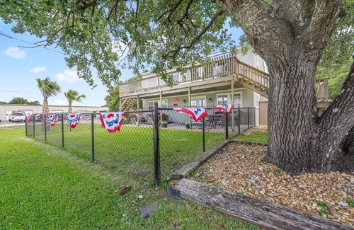 Morehead City Apartamento | PirateCove has boat parking and pet friendly