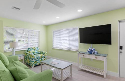 Sanibel Casa | Pirates Retreat Cottage at Palmview Inn of Sanibel