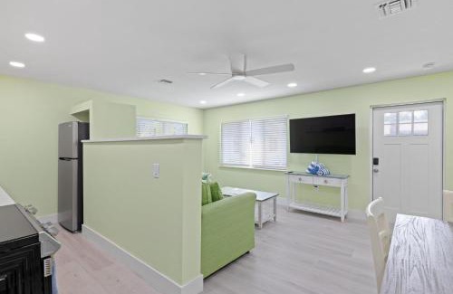 Sanibel Casa | Pirates Retreat Cottage at Palmview Inn of Sanibel
