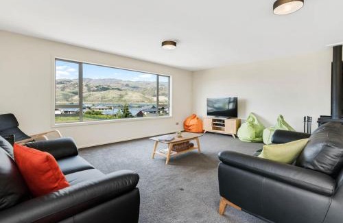 Cromwell Casa | Pisa View Paradise - Cromwell Holiday Home