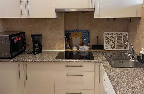 Praia da Rocha Apartamento | Pisces - 50m from the Beach. 2 bedrooms, 2 WC, AC, WiFi, Sea View, Park