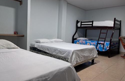 Puerto Lopez Casa | PiscinaCascolHostal