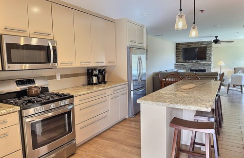 Downtown Condominio | Pismo Shores #120 - corner unit with ocean views