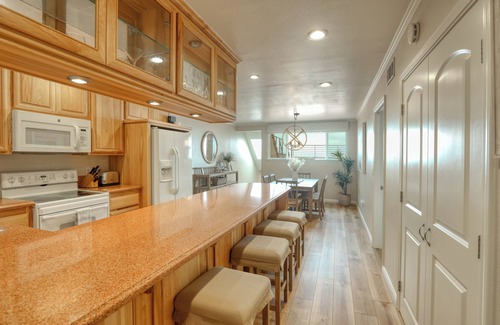Downtown Condominio | Pismo Shores #126: Beachfront and wave ready!