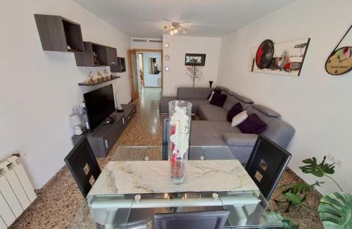 Burriana Apartamento | Piso amplio de 3 habitaciones, 2 baños, ascensor y parking