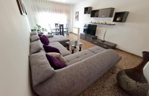 Burriana Apartamento | Piso amplio de 3 habitaciones, 2 baños, ascensor y parking