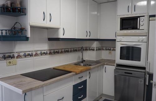 Teatinos Apartamento | Piso amplio en Málaga! 10 minutos del centro y 1 minuto andando de la Feria de Malaga!