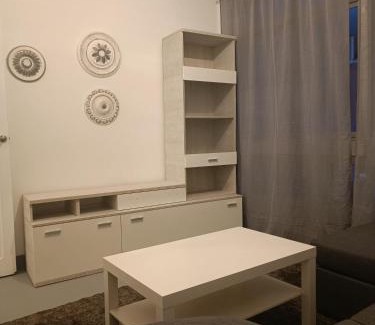 Pontedeume Apartamento | Piso en Pontedeume enfrente hotel Eumesa