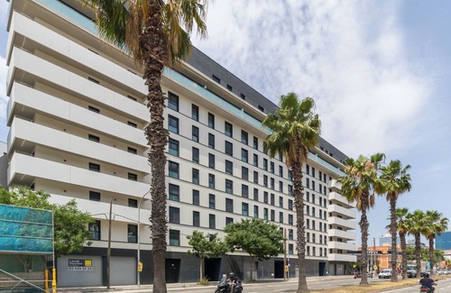 La Marina del Prat Vermell Apartamento | Piso moderno 4 dormitorios con piscina, , gimnasio, sala de yoga y parking.