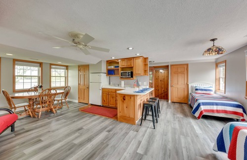 McHenry Casa | Pistakee Lake Estate w/ Boat Dock & Launch!