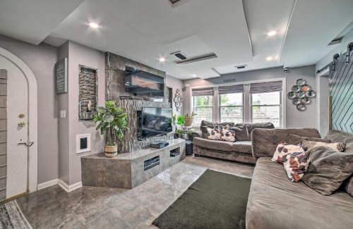 Lincoln-Lemington-Belmar Casa | Pittsburgh Home with Pool, Fire Pit and Game Room