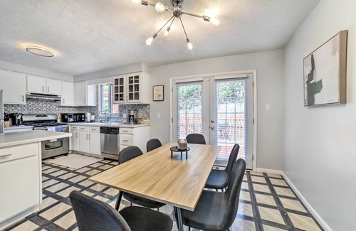 Brighton Heights Casa | Pittsburgh Retreat w/ Deck ~ 4 Mi to Dtwn!