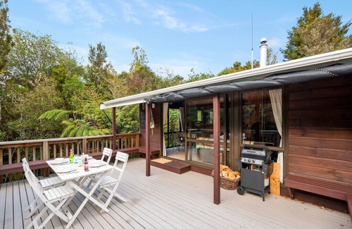 Pukawa Casa | Pukawa Pearl - Pukawa Bay Holiday Home