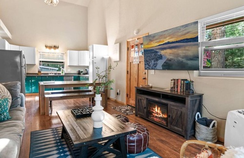 Peter Pan Casa | Family Home w Hot Tub,Game Room& Pet Friendly Yard