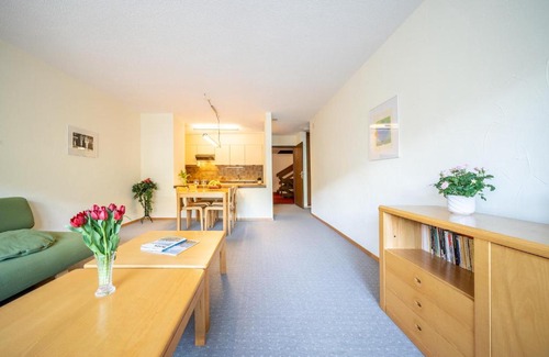 Vulpera Apartamento | PL 202 Lichtdurchflutete Wohnung mit grossem Balkon Richtung Scuol