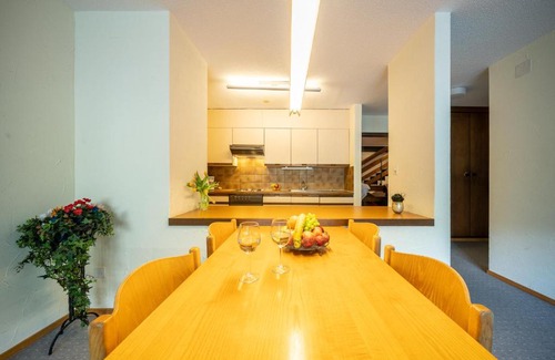 Vulpera Apartamento | PL 202 Lichtdurchflutete Wohnung mit grossem Balkon Richtung Scuol