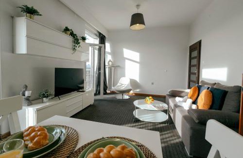 Srodmiescie Południowe Apartamento | Plac Konstytucji 6 Orange - Apartament dla 4 osób - Bezpłatny parking - Free parking - piękny widok na panoramę Warszawy