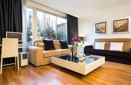 La Ribera Apartamento | Placa Urquinaona|Central and comfortable 4BD 3BTH