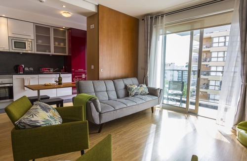 Campanha Condominio | Place 4 you con balcones y estacionamiento gratuito