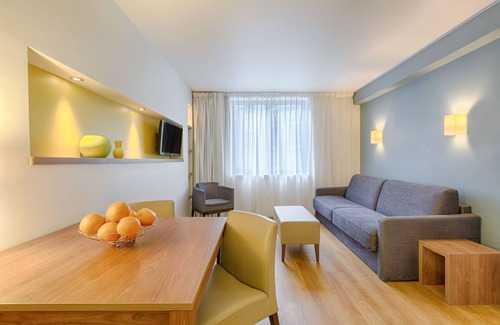 13th Arrondissement Apartamento | Place D'Italie 1 Bedroom Apartment With Aircon