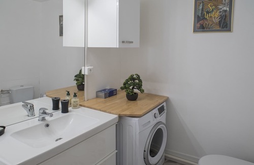 Saint-Georges Apartamento | Place Occitane-Apartamento-Moderno-Terraza-Baño con bañera