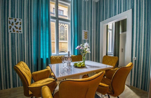 Nove Mesto Apartamento | Place of Grace - 3 minutes from the Museum and Old Town