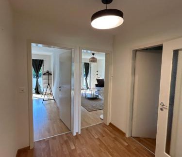 Albisrieden Apartamento | Plain & Practical Zurich Apartment