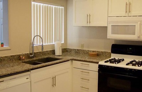 Palm Springs Condominio | Planet Claire - ostentoso Palm Springs Condo 2-4