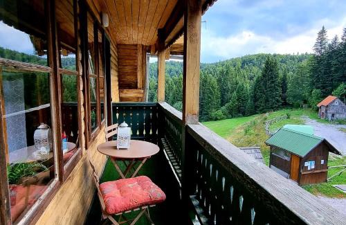 Sodrazica Casa | Planinski Dom na Travni Gori