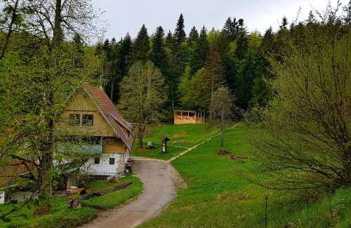 Sodrazica Casa | Planinski Dom na Travni Gori