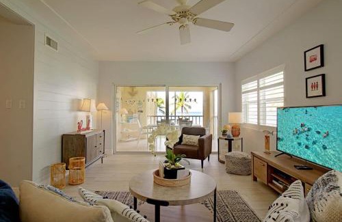 Seven Mile Beach Casa | Plantation Village #20 Condo