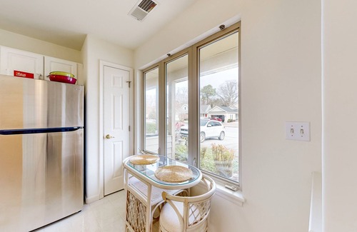 Lewes Casa | Plantations East dog-friendly townhouse with fireplace & water view
