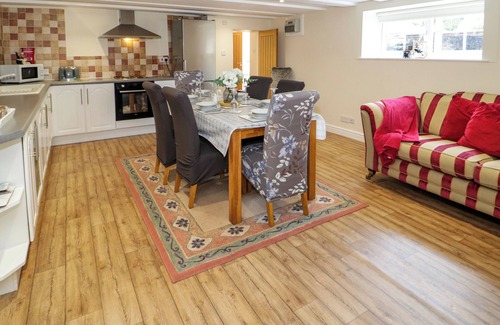 Llanddeusant Cabaña | Plas Eithin