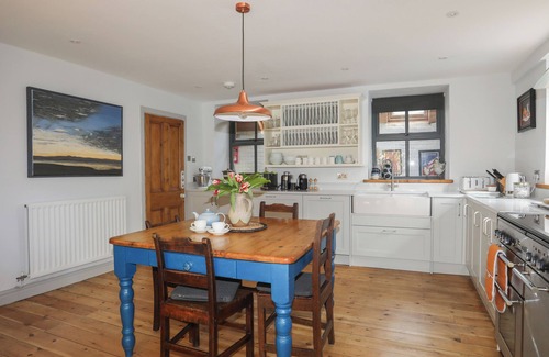 Beaumaris Casa | PLAS ELYN, pet friendly, luxury holiday cottage in Beaumaris