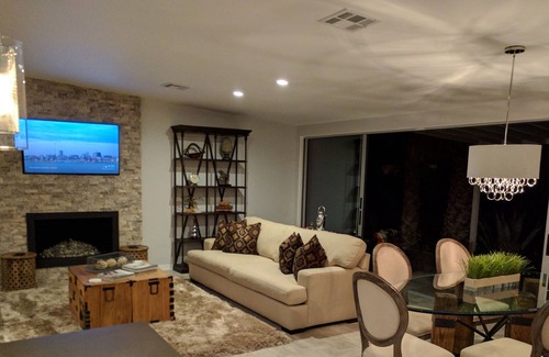 Cathedral City Cove Casa | Meseta ... simplemente por encima del resto. 3BD / 2BA Vista de lujo Inicio