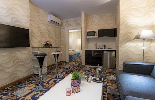 Medina Hotel | Y platinum