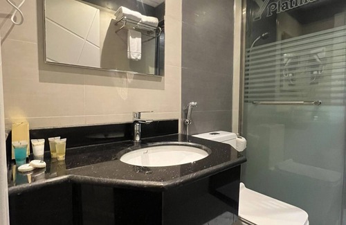 Medina Hotel | Y platinum