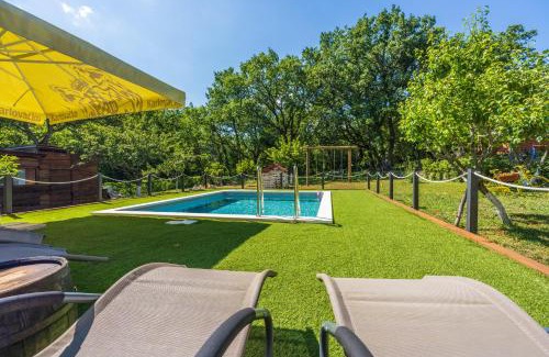 Grizane Casa | PLAVAC
