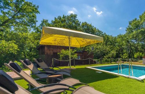 Grizane Casa | PLAVAC