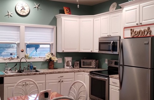Supply Casa | Play - Surf, SUP, Fish, and Bike ~ 2 miles to Beach, Community Dock on ICW