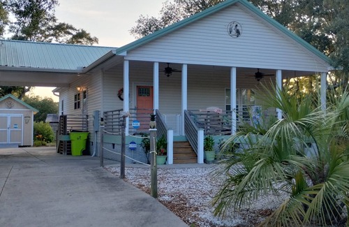 Supply Casa | Play - Surf, SUP, Fish, and Bike ~ 2 miles to Beach, Community Dock on ICW