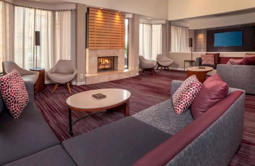 Newark Hotel | Play tennis at Elkton Indoor Tennis! Comfortable Unit with FREE Parking! Pool!