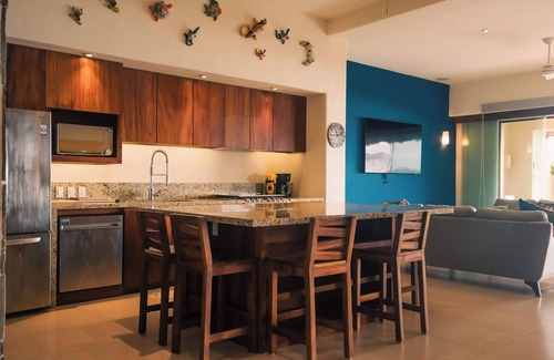 Ixtapa - Zihuatanejo Condominio | Playa Blanca 24, Luxury Beachfront Apartment