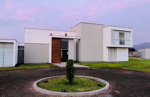 Distrito de Chilca Casa | Casa Ecológica de Playa Campo de 5,500 m2 para 20 personas