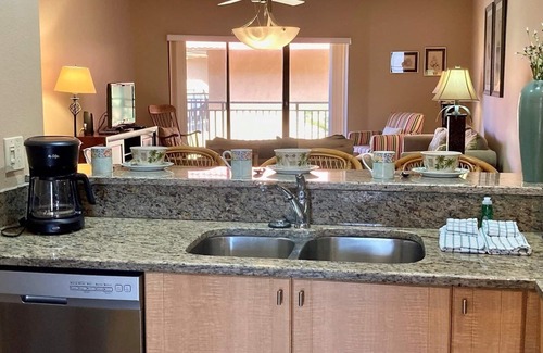 Holmes Beach Condominio | Playa Encantada 214 2 Bedroom Condo by RedAwning