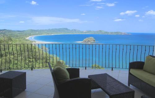 Playa Flamingo Casa | Playa Flamingo - 2 BR condo with great ocean views - FLAMINGO TOWERS 25