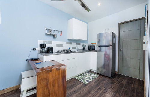 Potrero Casa | Playa Potrero - Cute, modern Containerhome w/ pool for 2 people