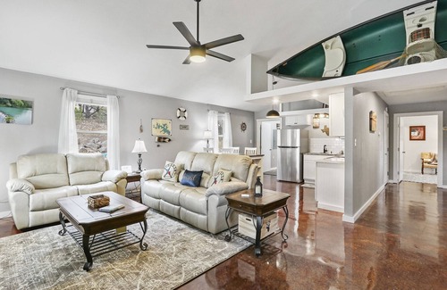 Canyon Lake Casa | Playin Hooky I Pet Friendly, Canyon Lake
