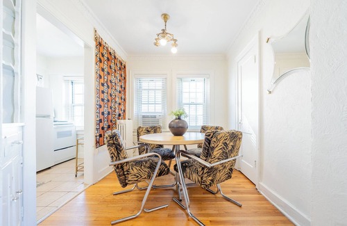 Country Club Plaza Area Condominio | Plaza Penthouse: Historic Charm & Stunning Views
